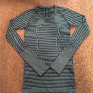 Lululemon size 4 swiftly tech long sleeve teal